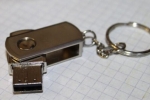 Pendrive z brelokiem